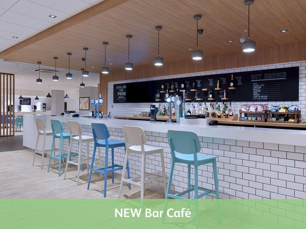 הורלי Mercure London Gatwick Airport מסעדה תמונה