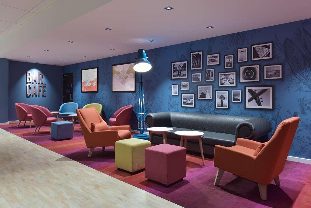 הורלי Mercure London Gatwick Airport מסעדה תמונה